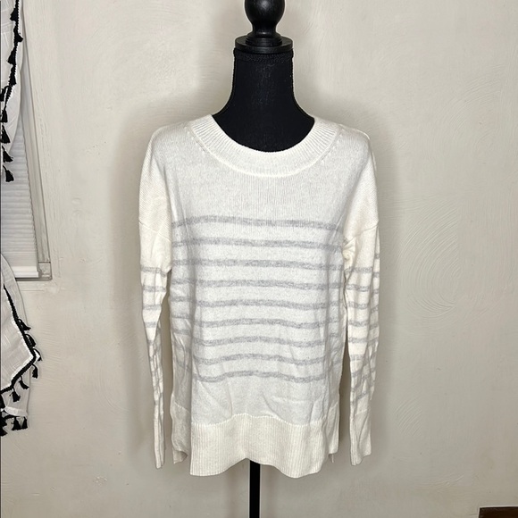 Gap Split-Hem Crewneck Sweater Petite M - Picture 1 of 6